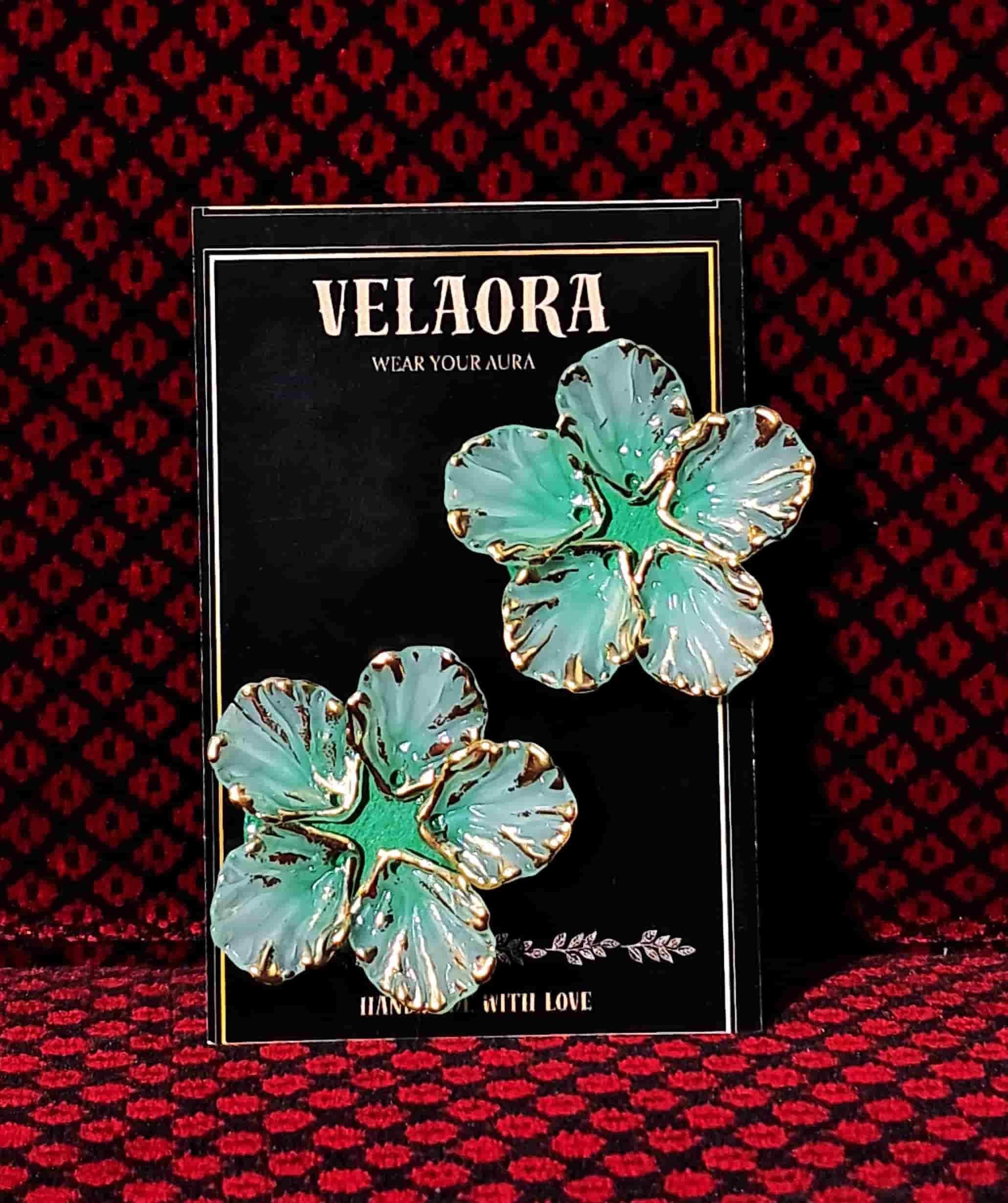 Elegant green star handmade earrings by Velaora Jewels